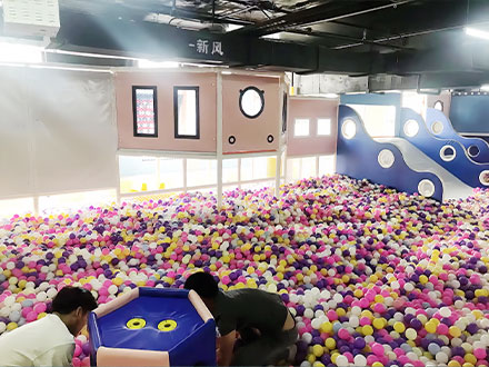 吉林淘气堡：童年的欢乐天地